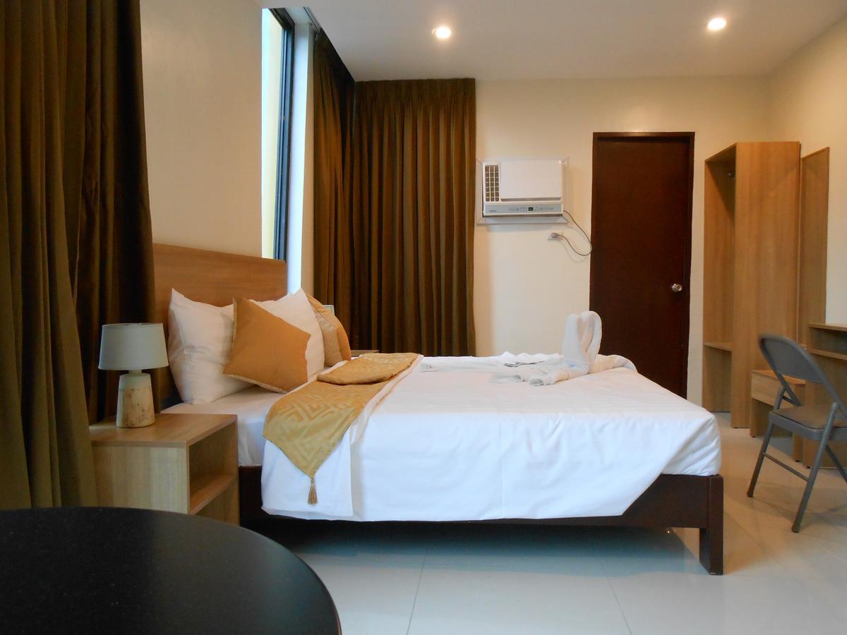 Rublin Hotel Cebu Stadt Exterior foto
