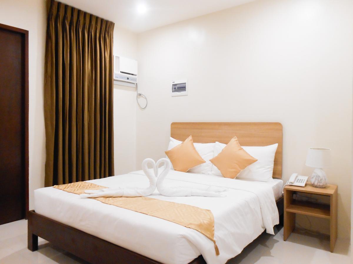 Rublin Hotel Cebu Stadt Exterior foto